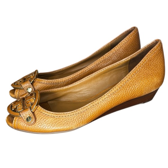 Tory Burch Tan Leather Amanda Open Toe Demi Wedge Sandals Size 7M - Picture 2 of 9